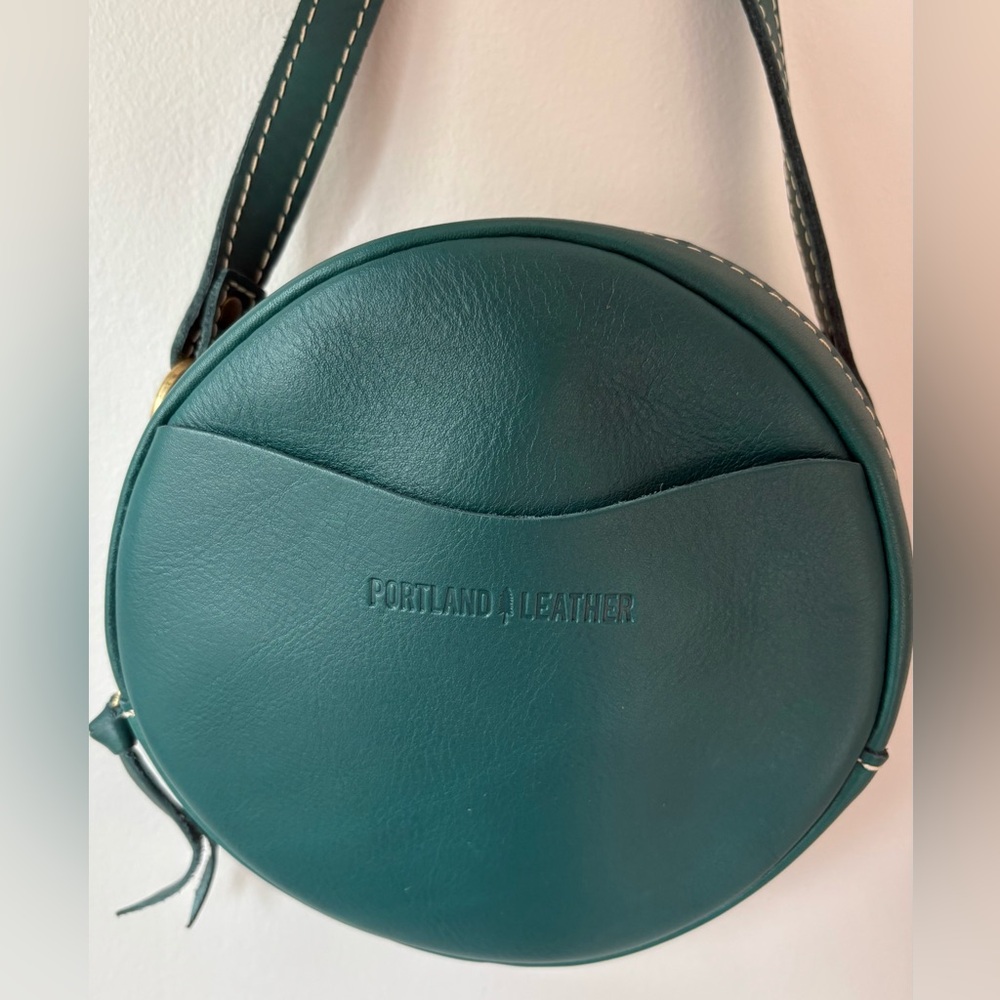 Portland Leather Small Circle Bag Green